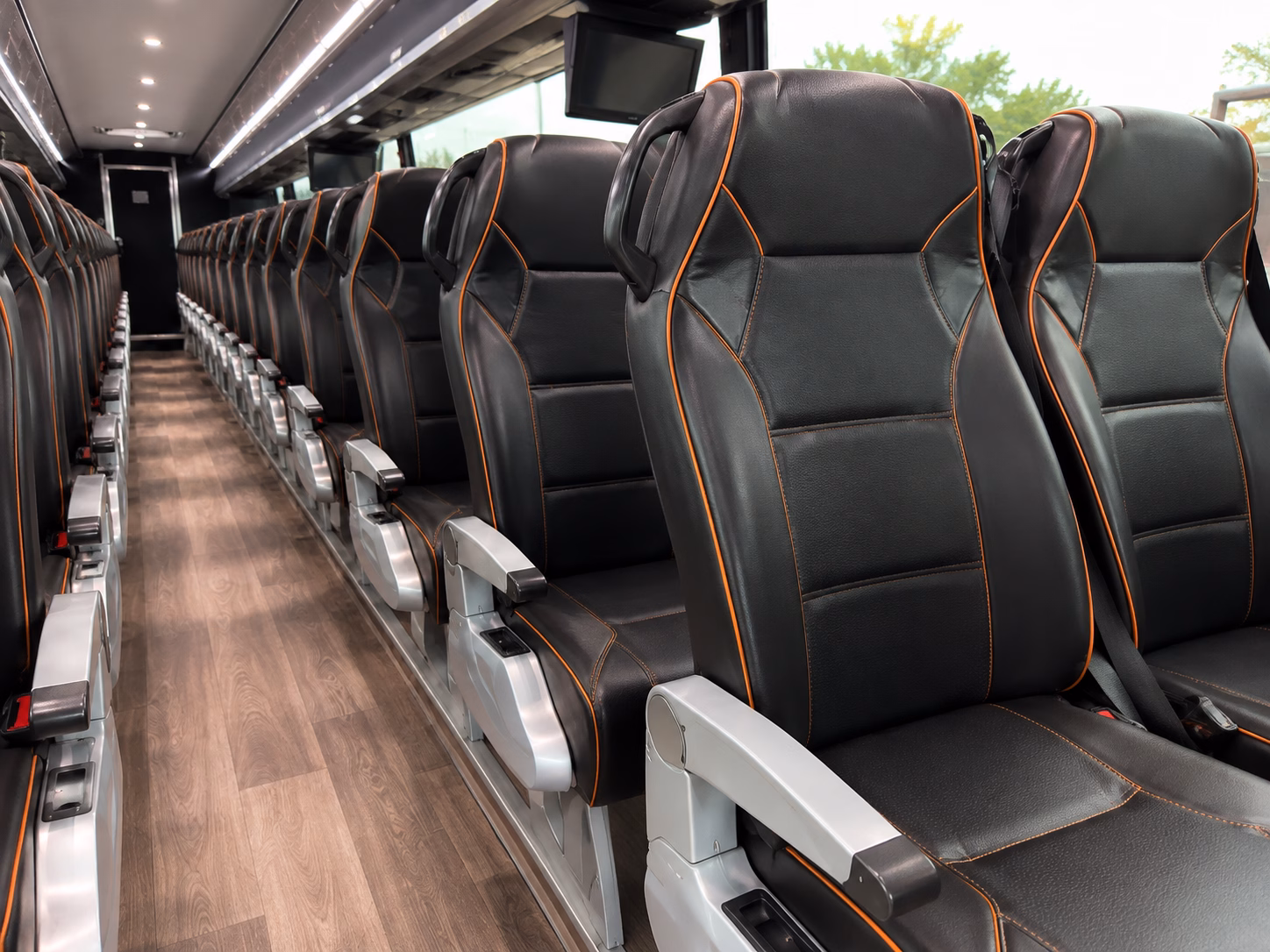 busrentalypsilanti com puts ypsilanti wine tour groups on the right bus every time