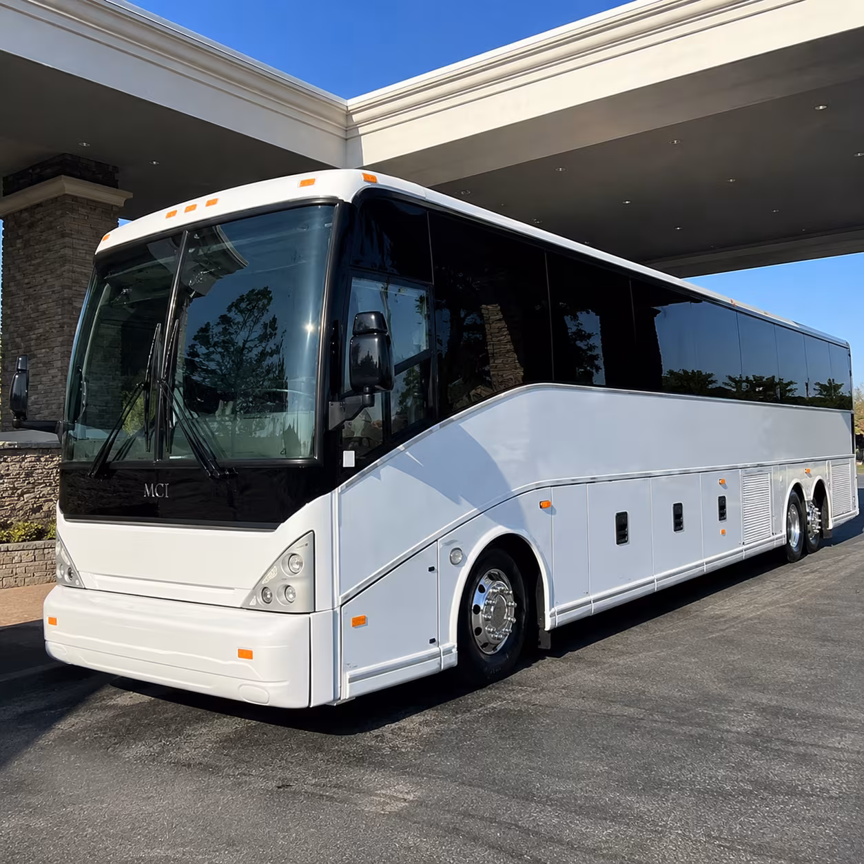 daily commuter shuttles along the ypsilanti ann arbor corridor