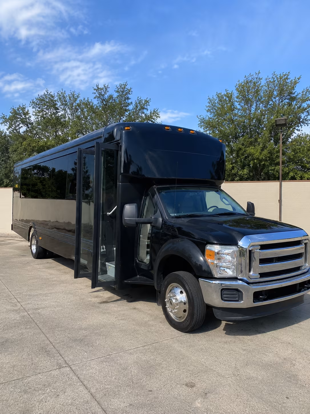ypsilanti 20 passenger party bus