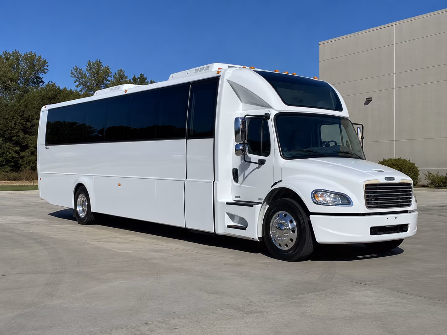 ypsilanti 28 passenger party bus